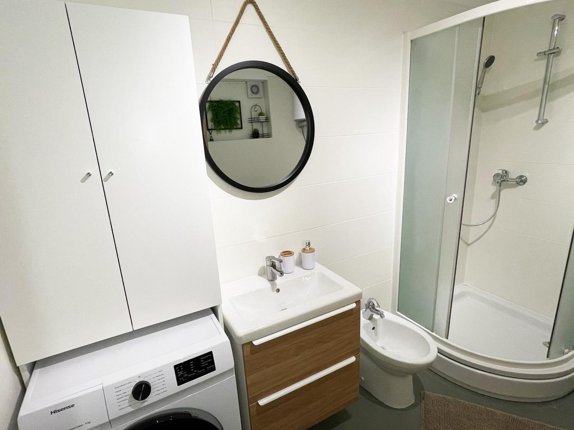 Cute Apartment In Rijeka Near Beach With Parking Eksteriør billede