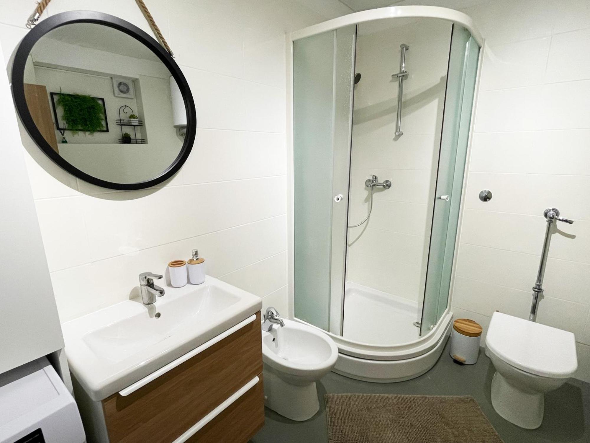 Cute Apartment In Rijeka Near Beach With Parking Eksteriør billede